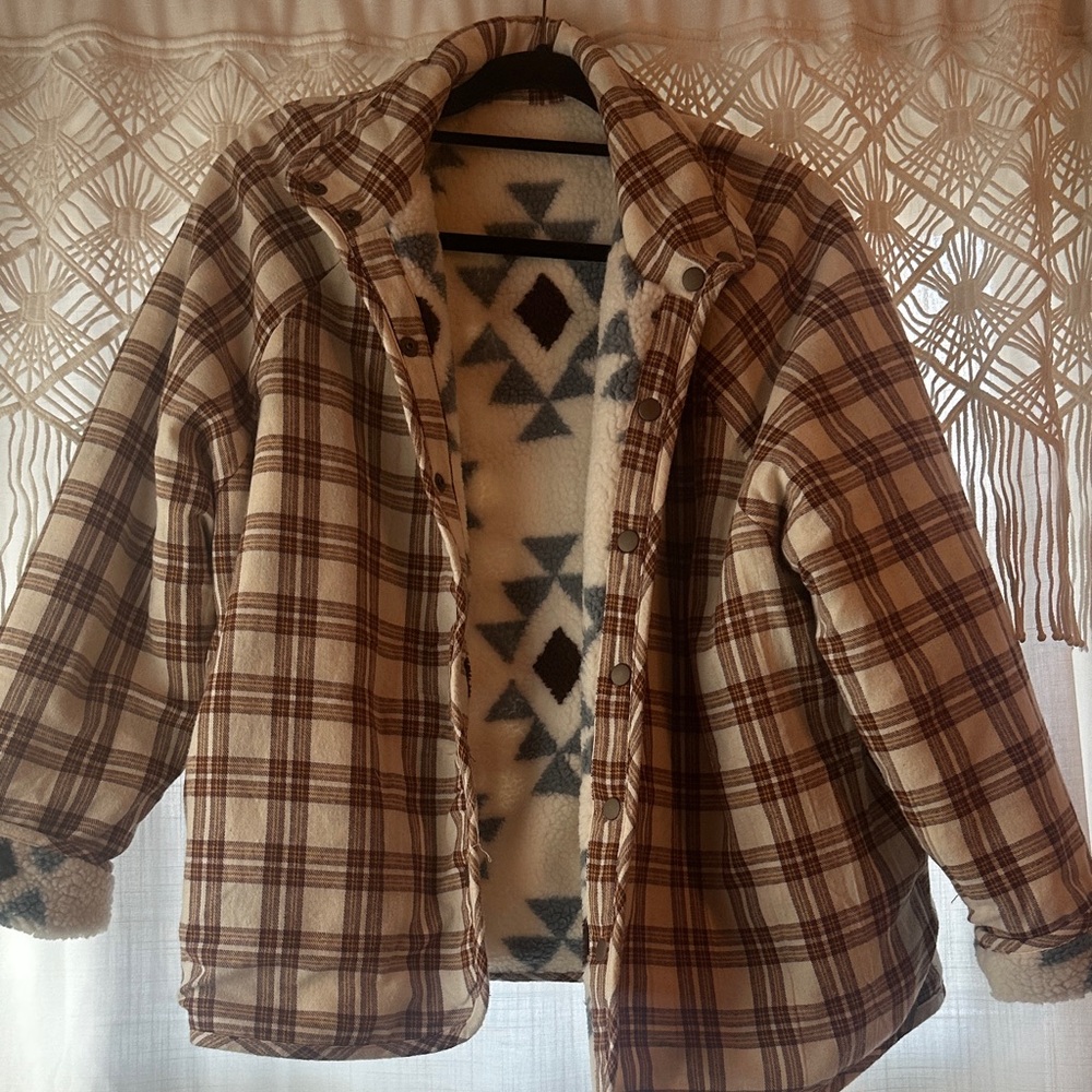 Plaid Jacket With Geometric Lining - image 2